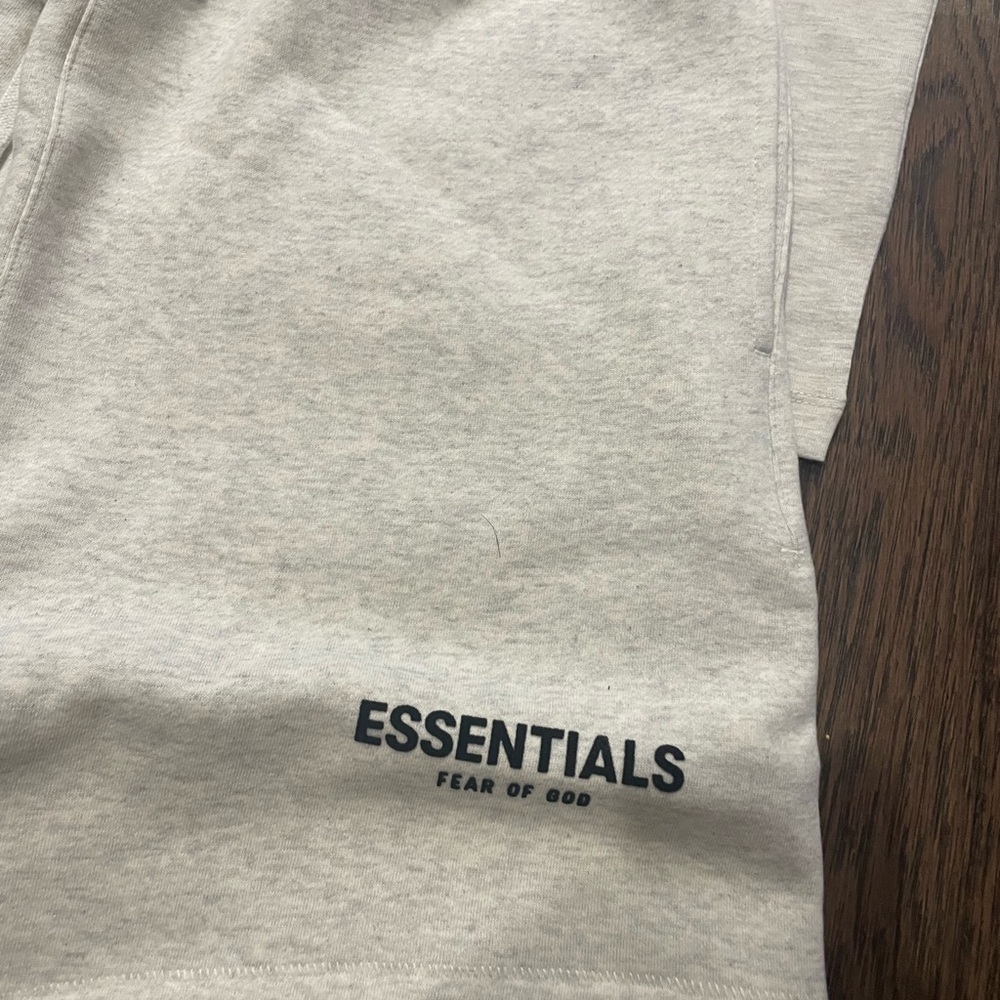 Essentials fear of god light oatmeal tee shirt and shorts full set - Picture 2 of 5